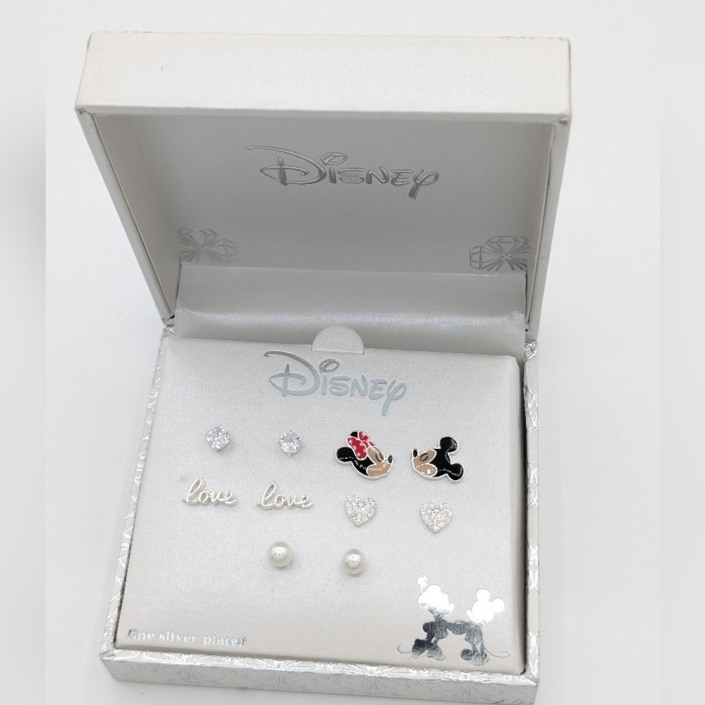 Disney Earrings Mickey mouse Minnie mouse Love Kissing Hearts box set of 5 Pairs